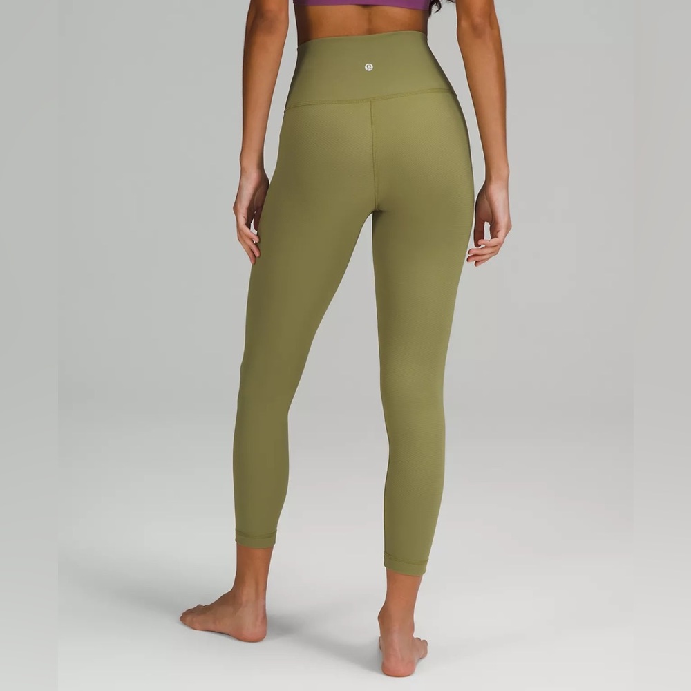 Wunder Under High-Rise Tight 28"
Full-On Luxtreme Bronze Green